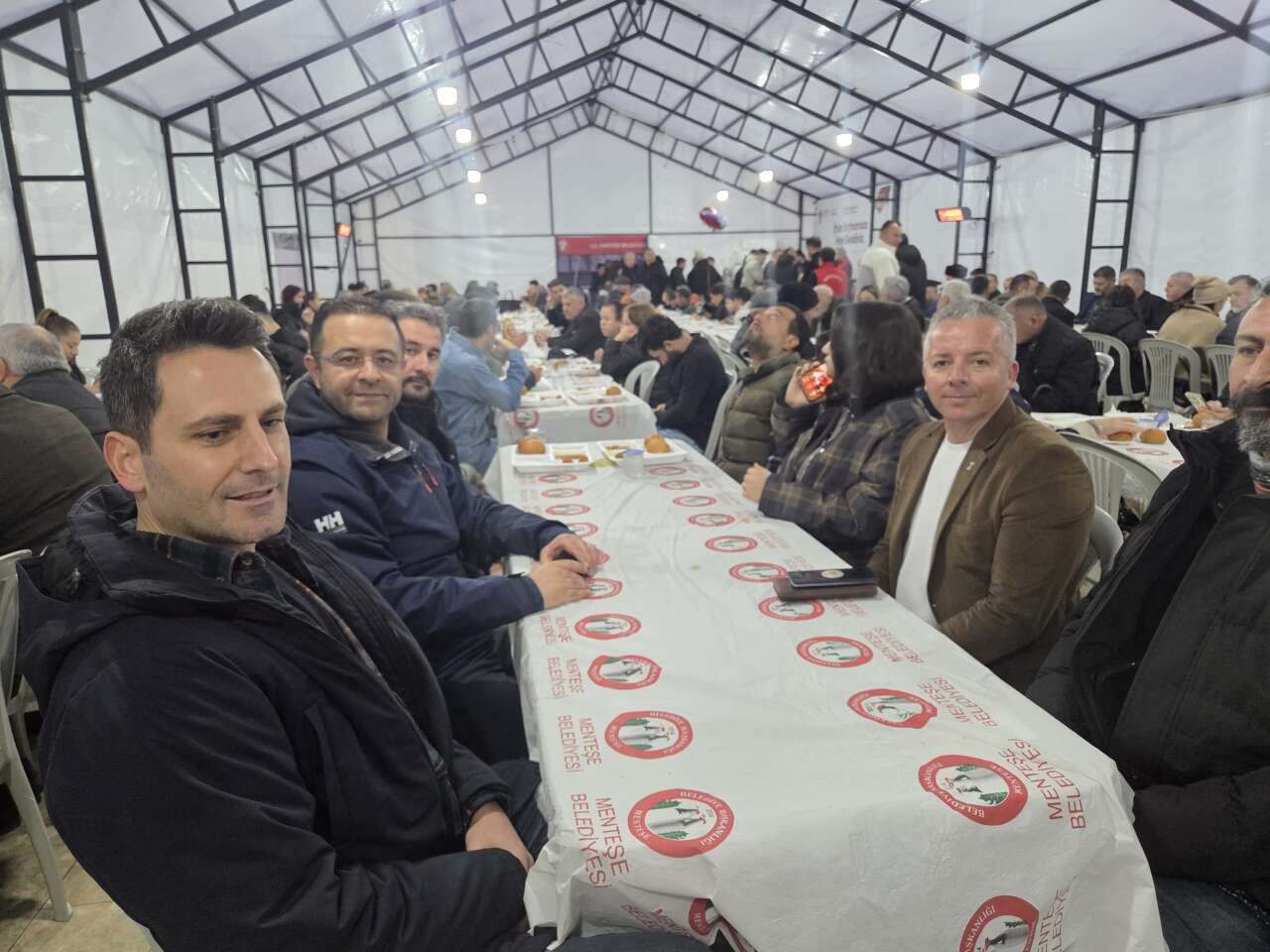 Menteşe’de Birlik Sofrası: Nail Kızıl’dan Babası Hayrına İftar 4